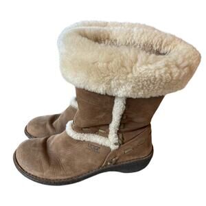 Women’s Ugg Elijo Boots Size 9 Chestnut